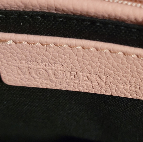 Alexander McQueen Padlock Zip Tote-Blush Pink Leather w/Silver Skull Charm EUC - Picture 14 of 15